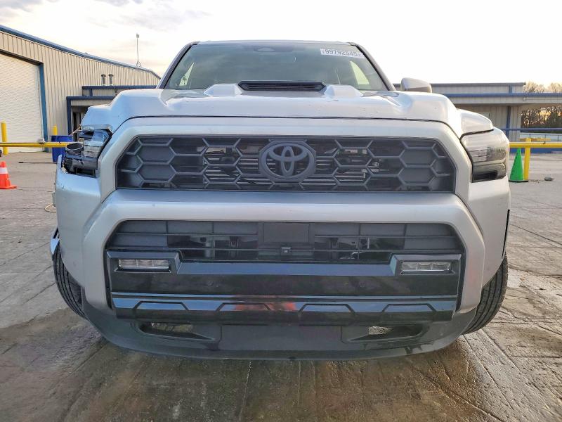 Photo 5 from auction – 2025 TOYOTA 4RUNNER SR with VIN JTEVA5BR7S5049600