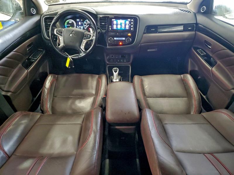Photo 8 from auction – 2018 MITSUBISHI OUTLANDER with VIN JA4J24A53JZ041911
