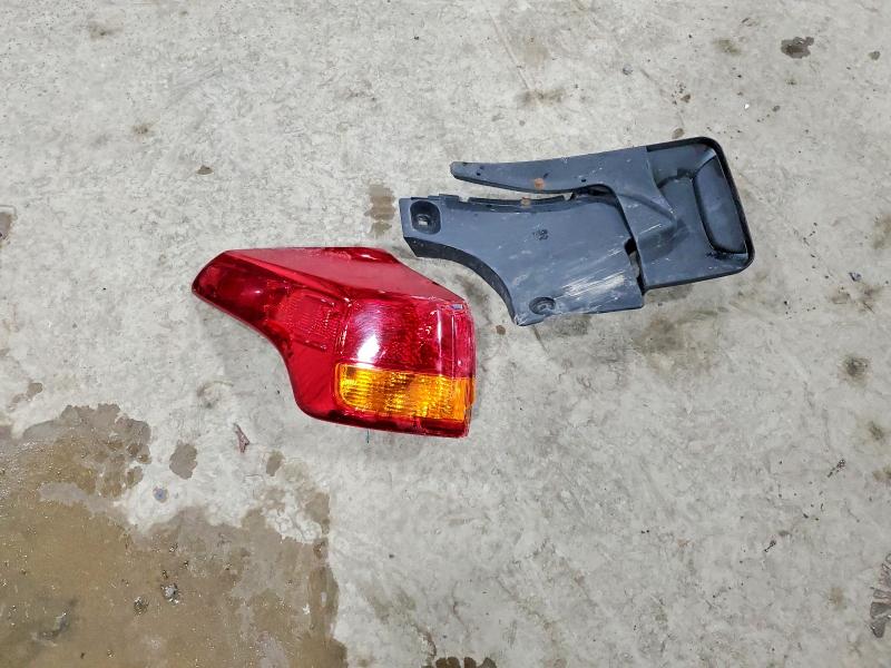 Photo 13 from auction – 2015 TOYOTA RAV4 LIMIT with VIN 2T3DFREV1FW338097