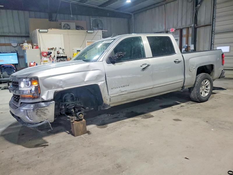 CHEVROLET SILVERADO 2018 with VIN 3GCUKREC1JG223857 - Photo from auction
