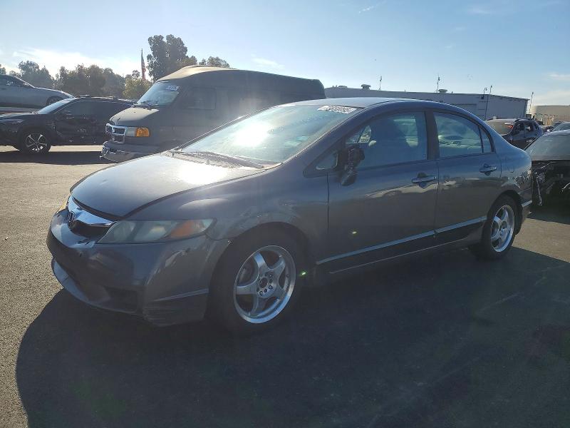 صورة رقم 1 من المزاد - 2010 HONDA CIVIC LX مع VIN 19XFA1E58AE053555
