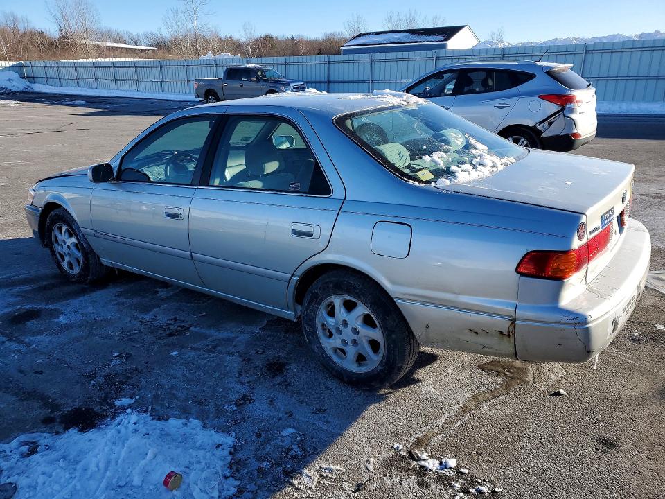 Photo 2 from auction – 2000 TOYOTA CAMRY with VIN JT2BG22K8Y0443595