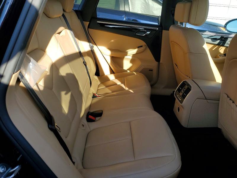 Photo 11 from auction – 2017 PORSCHE MACAN with VIN WP1AA2A59HLB00601