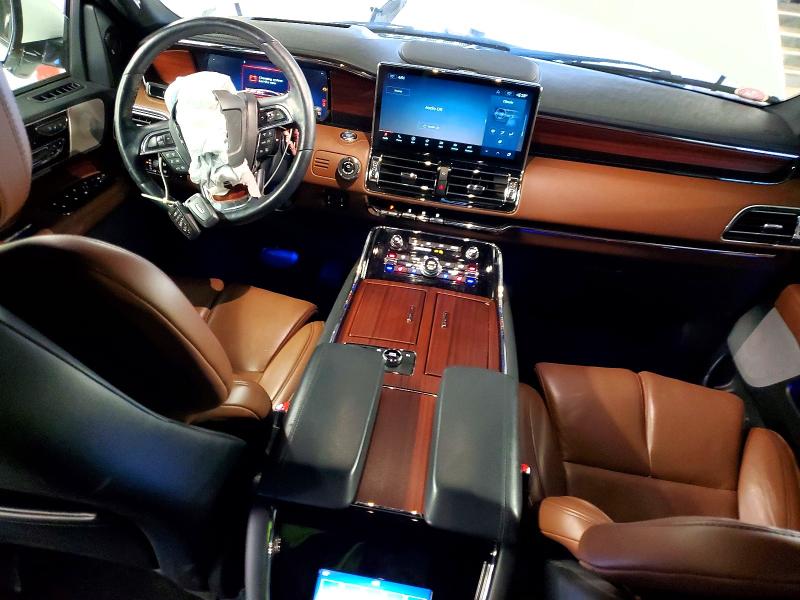 Photo 8 from auction – 2024 LINCOLN NAVIGATOR with VIN 5LMJJ2LG0REL00569