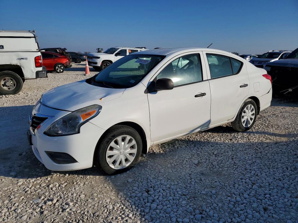 NISSAN VERSA 2015 مع رقم تعريف المركبة 3N1CN7AP0FL940915 - صورة من المزاد