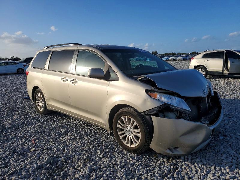 Photo 4 from auction – 2015 TOYOTA SIENNA with VIN 5TDYK3DC2FS580473