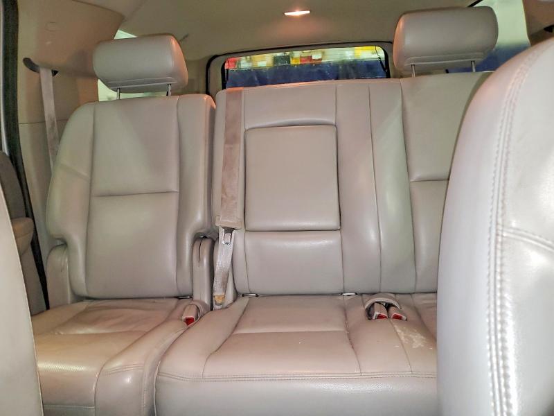 Photo 10 from auction – 2010 CHEVROLET SUBURBAN K with VIN 1GNUKKE32AR225227