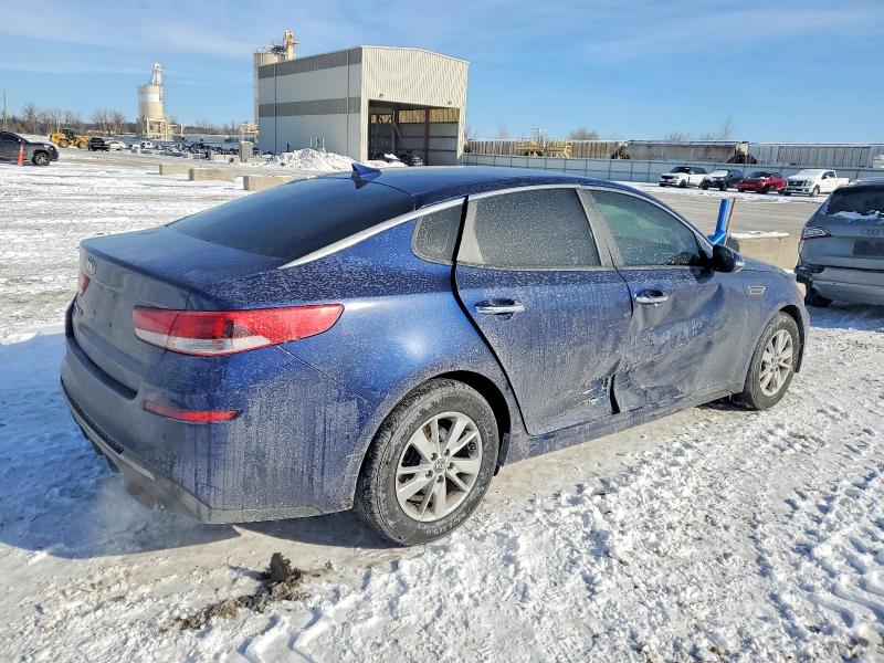 Photo 3 from auction – 2019 KIA OPTIMA with VIN 5XXGT4L36KG279880