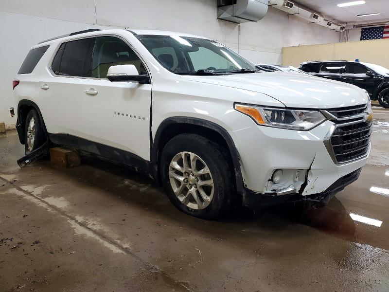 Photo 4 from auction – 2018 CHEVROLET TRAVERSE L with VIN 1GNEVGKW7JJ150854
