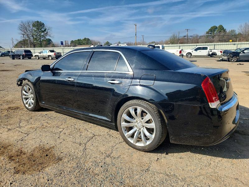 Photo 2 from auction – 2018 CHRYSLER 300 with VIN 2C3CCAEG1JH296129