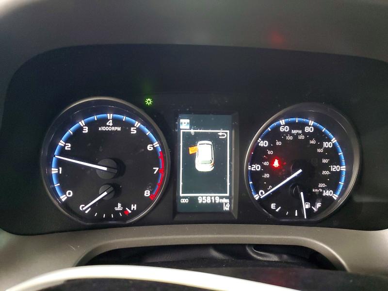 Photo 9 from auction – 2018 TOYOTA RAV4 with VIN 2T3BFREV1JW753887
