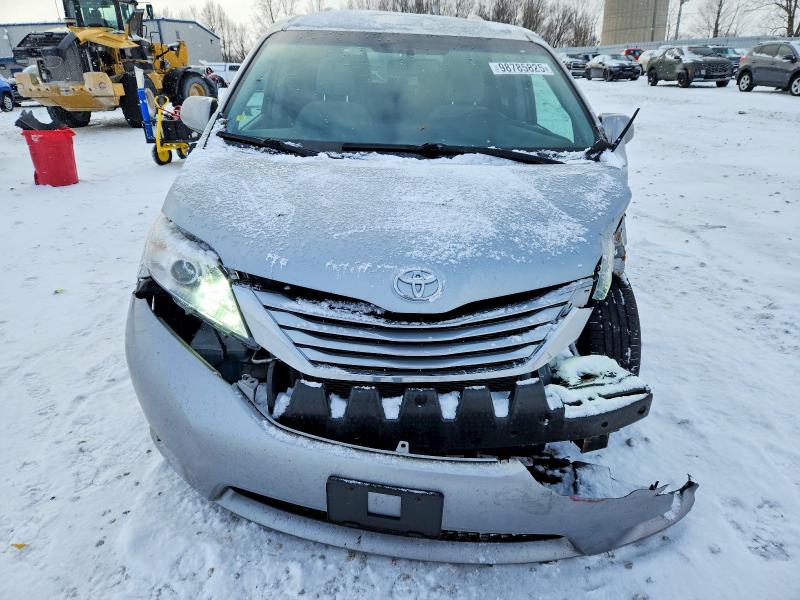 Photo 5 from auction – 2015 TOYOTA SIENNA with VIN 5TDKK3DC8FS625146