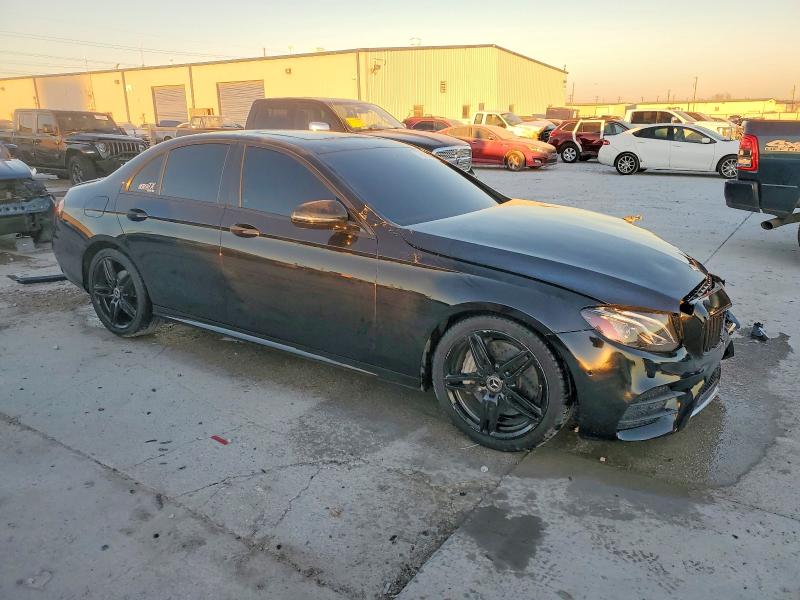 Photo 4 from auction – 2018 MERCEDES-BENZ E 300 with VIN WDDZF4JB3JA336515