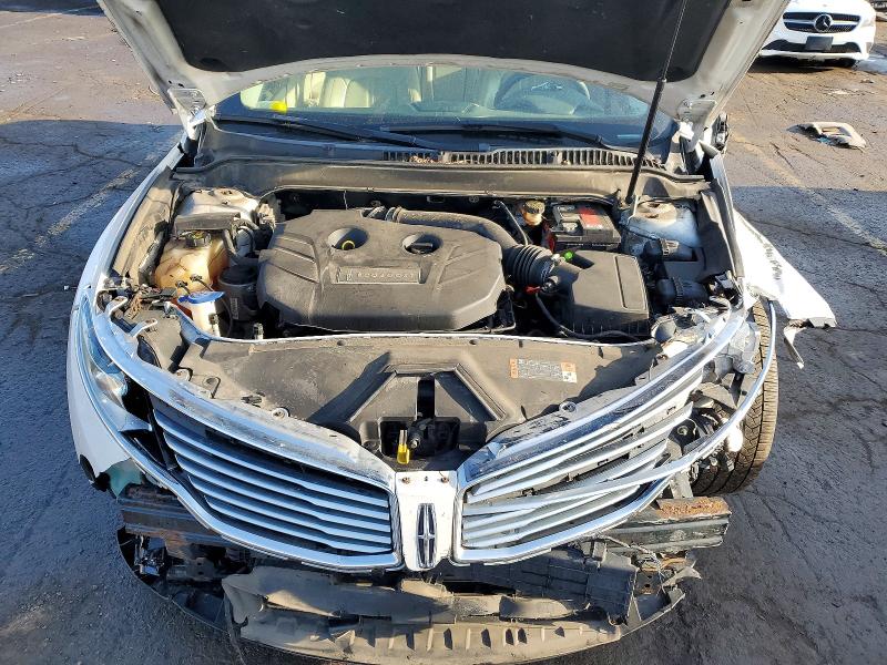 Снимка 11 от търг – 2016 LINCOLN MKZ с VIN 3LN6L2J96GR606418