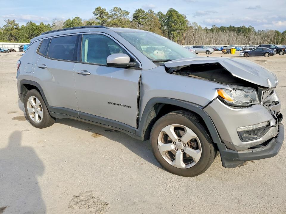 Photo 4 from auction – 2019 JEEP COMPASS LA with VIN 3C4NJDBB1KT670428