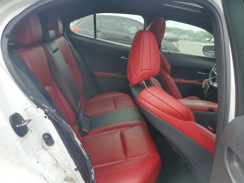 Photo 11 from auction – 2019 LEXUS UX 200 with VIN JTHY3JBH9K2002368