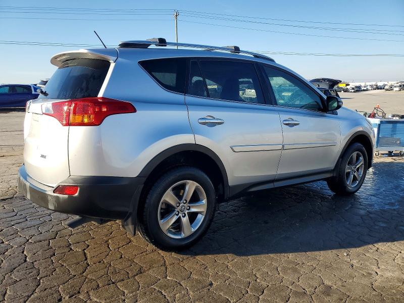 Photo 3 from auction – 2015 TOYOTA RAV4 XLE with VIN JTMWFREV6FD068547