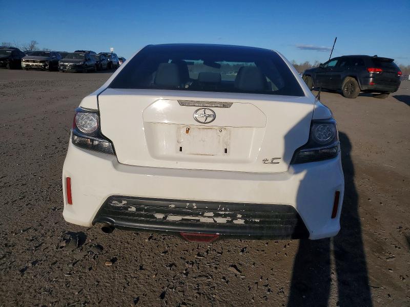 Photo 6 from auction – 2014 TOYOTA SCION TC with VIN JTKJF5C78E3084592