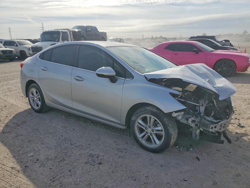 Photo 4 from auction – 2017 CHEVROLET CRUZE with VIN 3G1BE5SM7HS522385