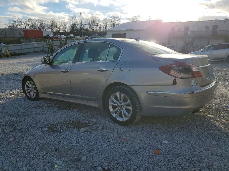 Photo 2 from auction – 2013 HYUNDAI GENESIS with VIN KMHGC4DD4DU212534