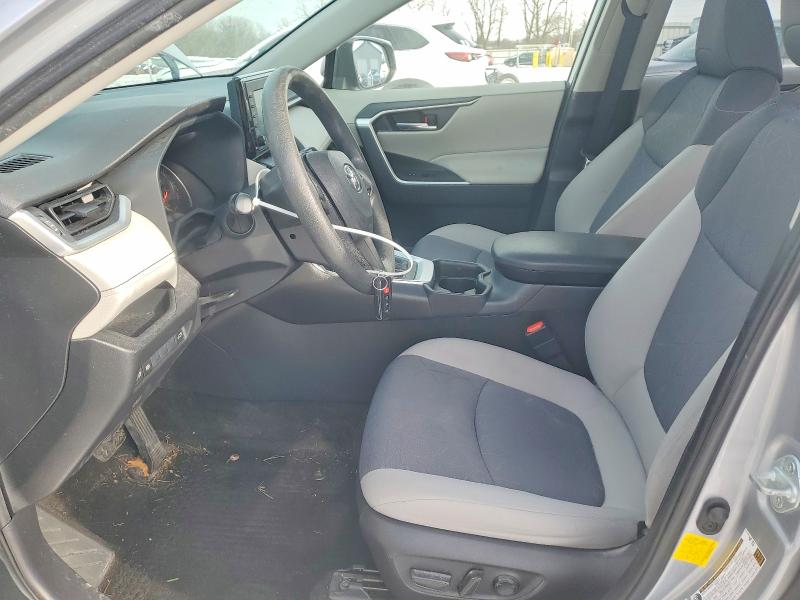 Photo 7 from auction – 2019 TOYOTA RAV4 XLE with VIN JTMP1RFV3KD026784