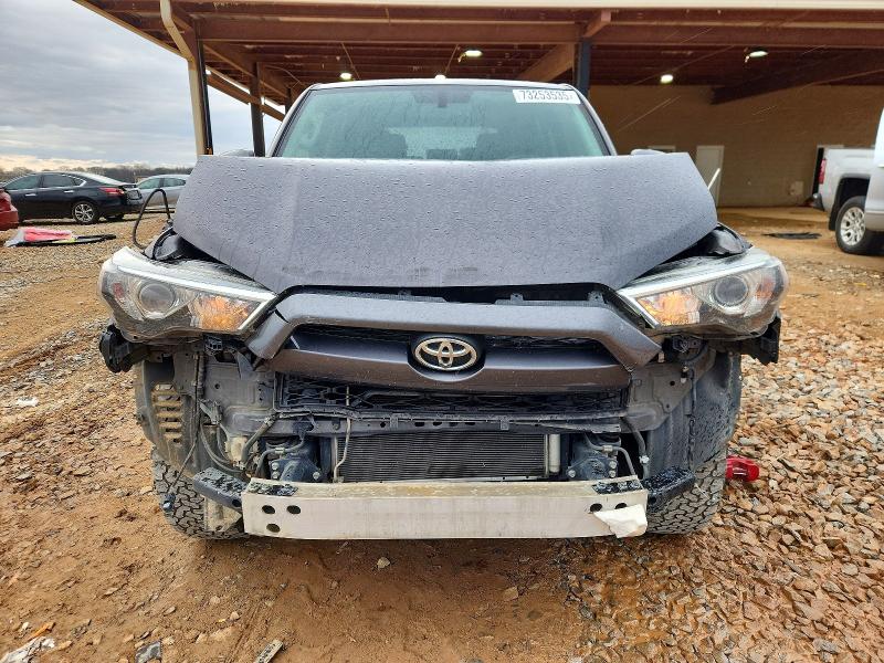 Photo 5 from auction – 2018 TOYOTA 4RUNNER SR with VIN JTEBU5JR2J5495504