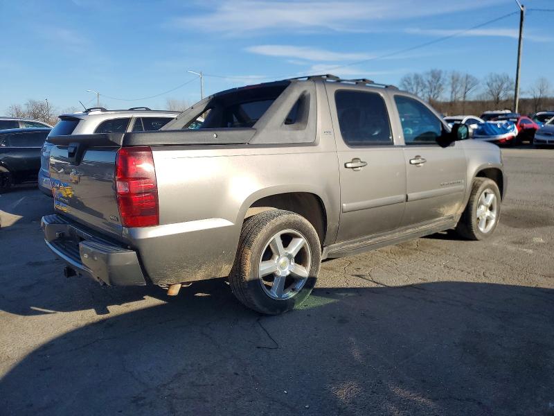 Photo 3 from auction – 2007 CHEVROLET AVALANCHE with VIN 3GNFK123X7G145478