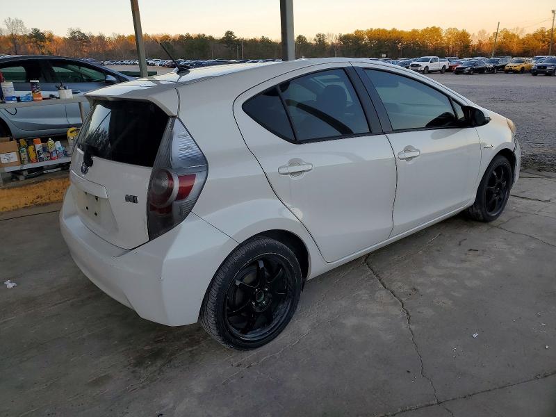 Photo 4 from auction – 2013 TOYOTA PRIUS C with VIN JTDKDTB38D1531291