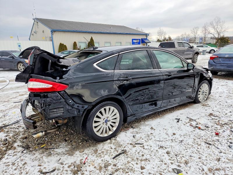 Photo 3 from auction – 2016 FORD FUSION with VIN 3FA6P0LU7GR286286