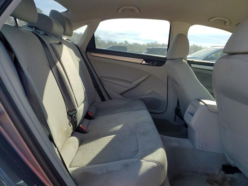 Photo 10 from auction – 2014 VOLKSWAGEN PASSAT S with VIN 1VWAS7A37EC088533