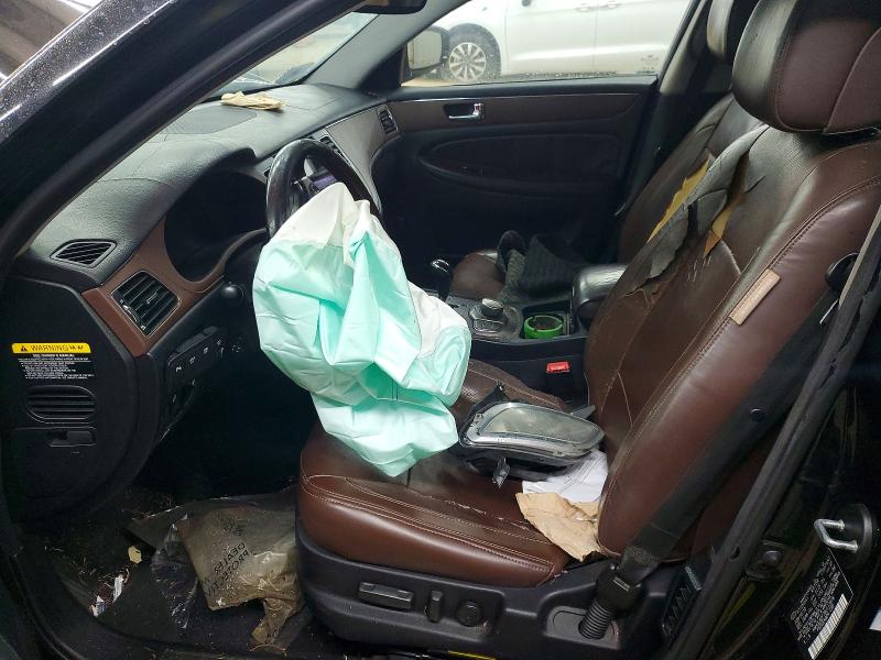 Photo 7 from auction – 2011 HYUNDAI GENESIS 4. with VIN KMHGC4DF7BU113978