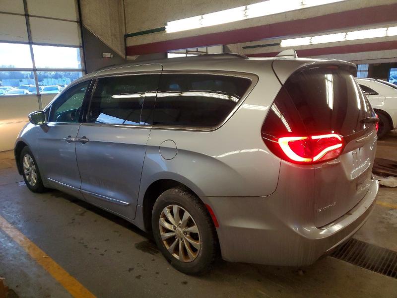Photo 2 from auction – 2017 CHRYSLER PACIFICA with VIN 2C4RC1BG2HR613057
