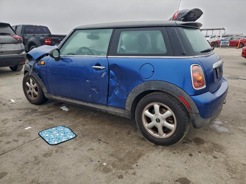 Photo 2 from auction – 2009 MINI COOPER with VIN WMWMF33569TT69141