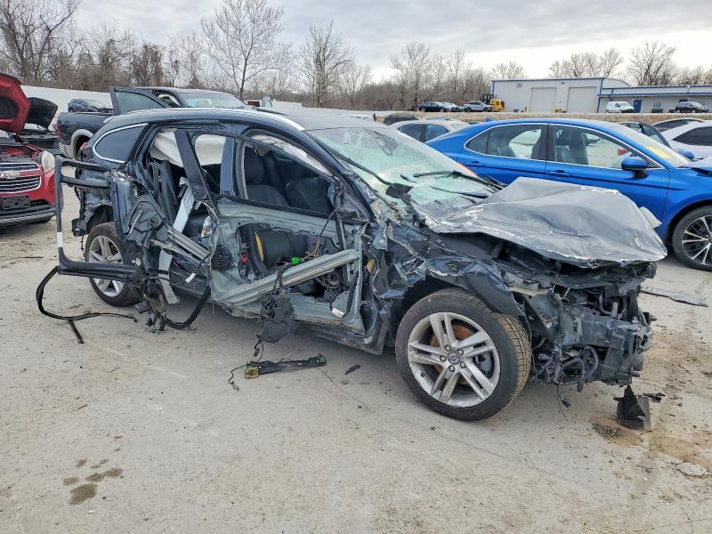 Photo 4 from auction – 2015 VOLVO V60 with VIN YV140MEB4F1196069