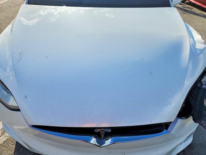 Photo 11 from auction – 2018 TESLA MODEL X with VIN 5YJXCAE24JF090181