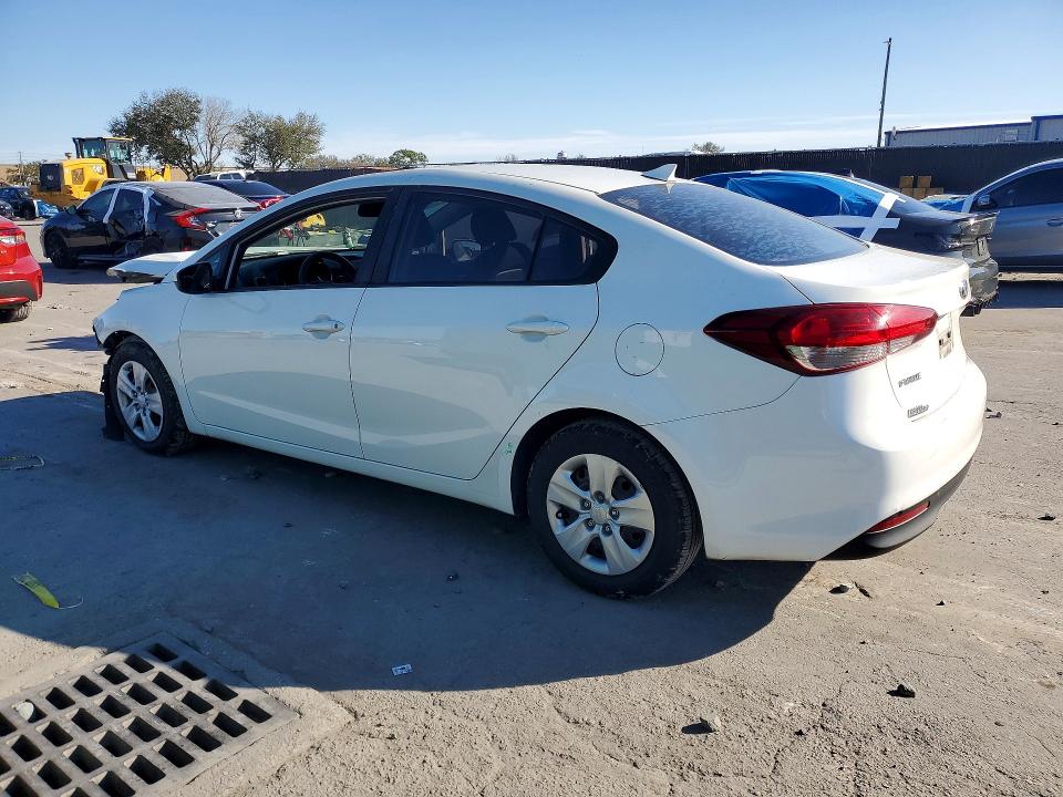 Photo 2 from auction – 2018 KIA FORTE LX with VIN 3KPFK4A70JE166485