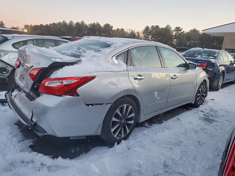 Photo 3 from auction – 2017 NISSAN ALTIMA with VIN 1N4AL3AP6HC152437