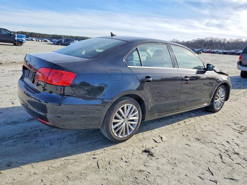 Photo 3 from auction – 2012 VOLKSWAGEN JETTA SEL with VIN 3VWLX7AJ5CM452419