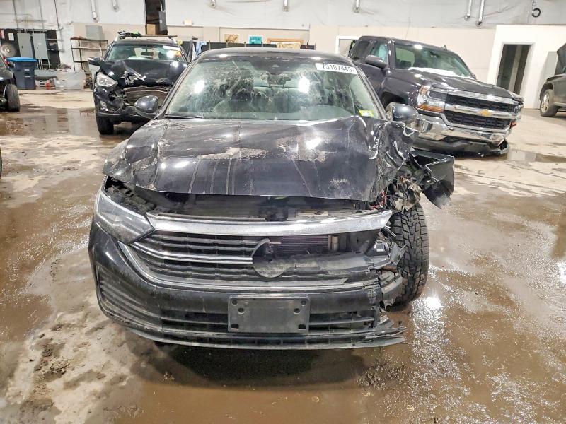 Photo 5 from auction – 2022 VOLKSWAGEN JETTA with VIN 3VWCM7BU6NM021480