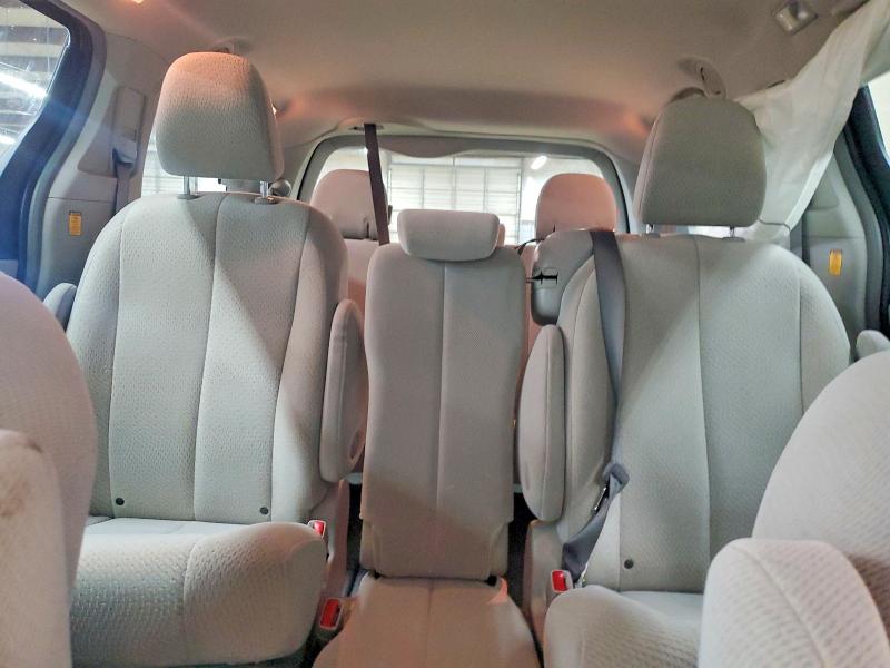 Photo 10 from auction – 2013 TOYOTA SIENNA LE with VIN 5TDKK3DC0DS279946