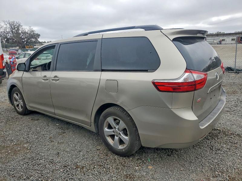 Photo 2 from auction – 2017 TOYOTA SIENNA with VIN 5TDKZ3DC5HS887558