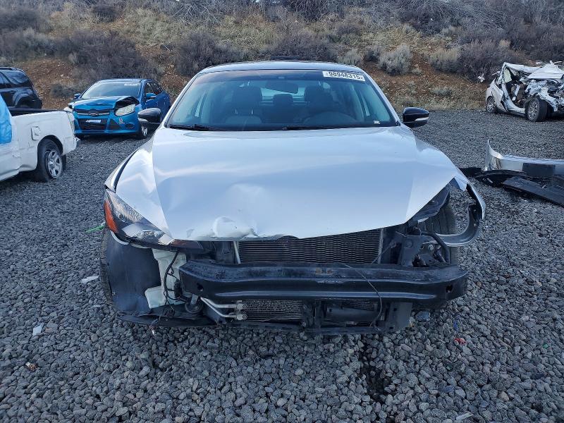 Photo 5 from auction – 2015 VOLKSWAGEN PASSAT SE with VIN 1VWBT7A32FC090032