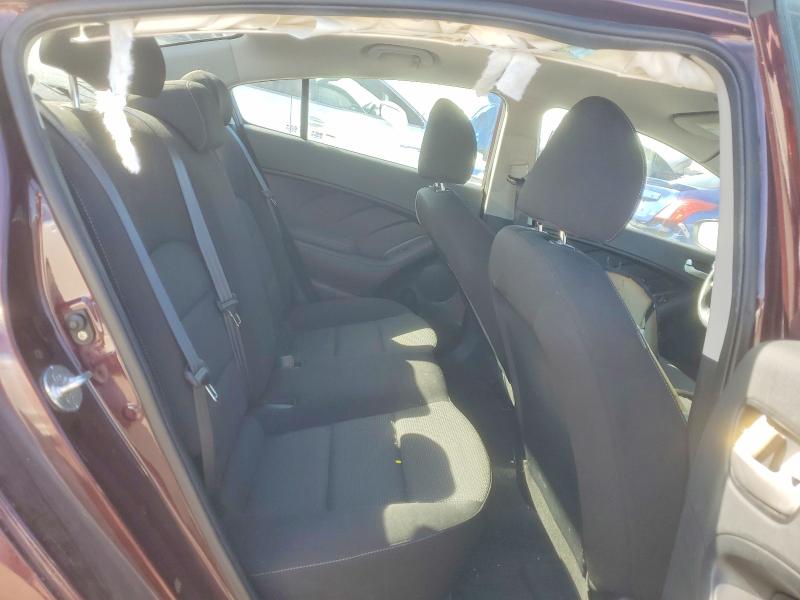 Photo 10 from auction – 2017 KIA FORTE LX with VIN 3KPFK4A71HE142478