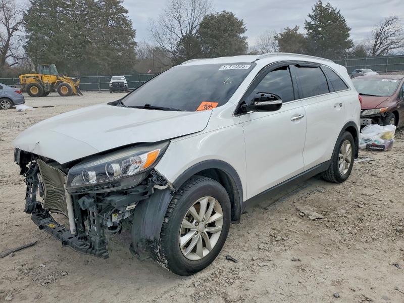 KIA SORENTO LX 2017 with VIN 5XYPG4A30HG250225 - Photo from auction