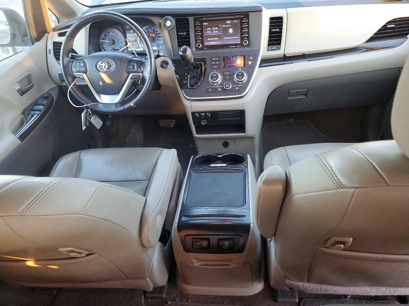Photo 8 from auction – 2018 TOYOTA SIENNA XLE with VIN 5TDYZ3DC7JS941250