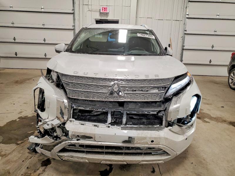Photo 5 from auction – 2023 MITSUBISHI OUTLANDER with VIN JA4J4VA81PZ009820