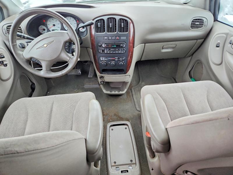 Photo 8 from auction – 2003 CHRYSLER TOWN & COU with VIN 2C4GP74L83R228720