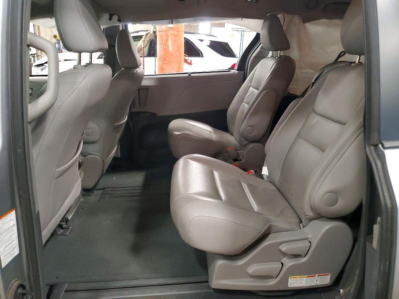 Photo 11 from auction – 2016 TOYOTA SIENNA XLE with VIN 5TDYK3DC3GS732780