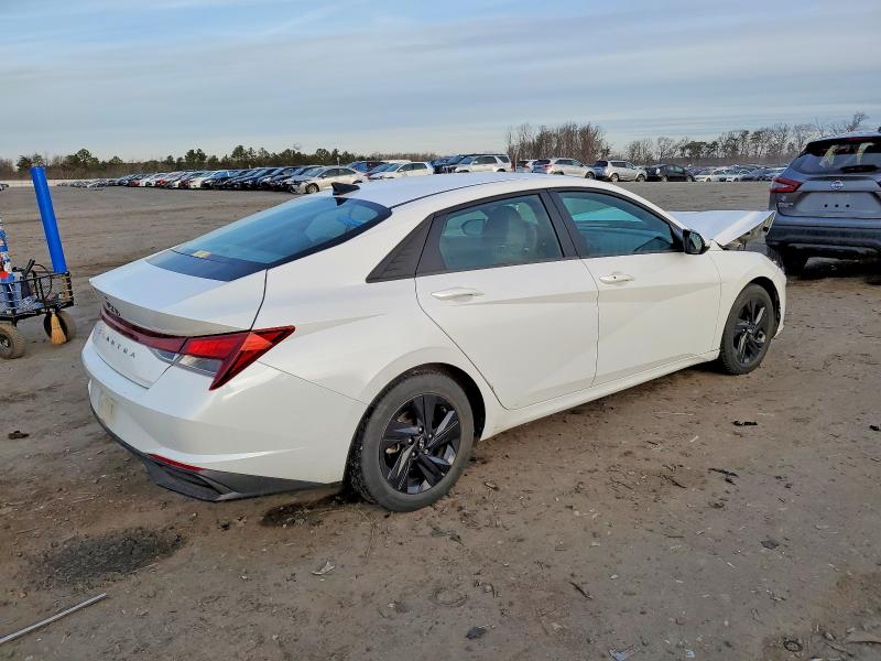 Photo 3 from auction – 2023 HYUNDAI ELANTRA with VIN 5NPLM4AG7PH090796