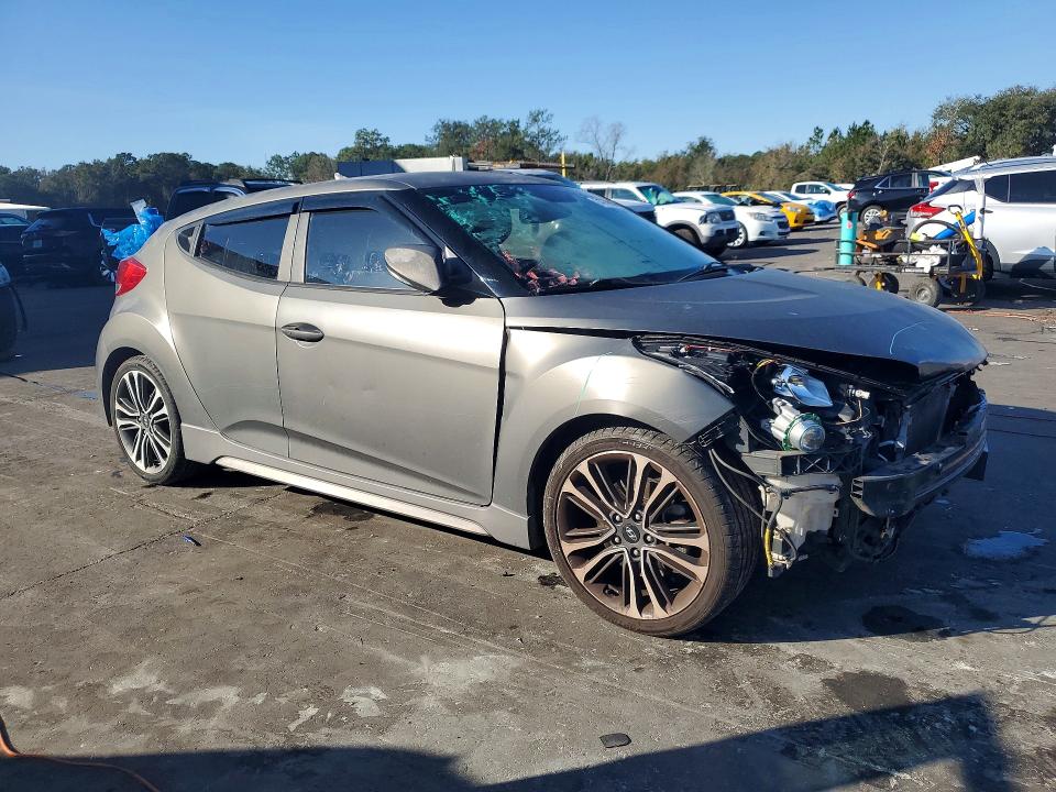 Photo 4 from auction – 2016 HYUNDAI VELOSTER T with VIN KMHTC6AE5GU275864